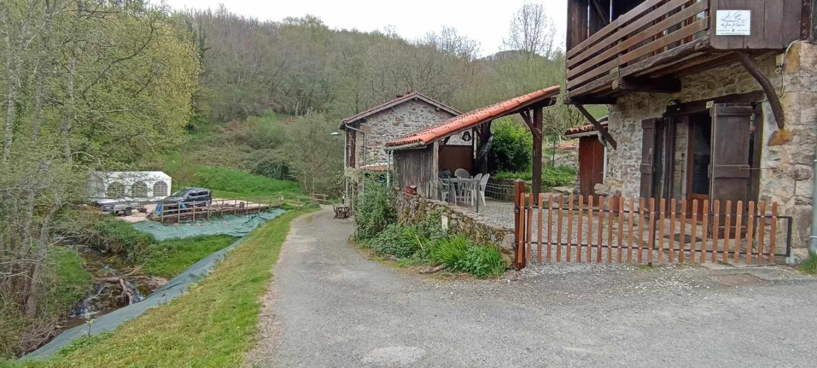 Le Gite Des Trois Ruisseaux Fougaron Exteriör bild